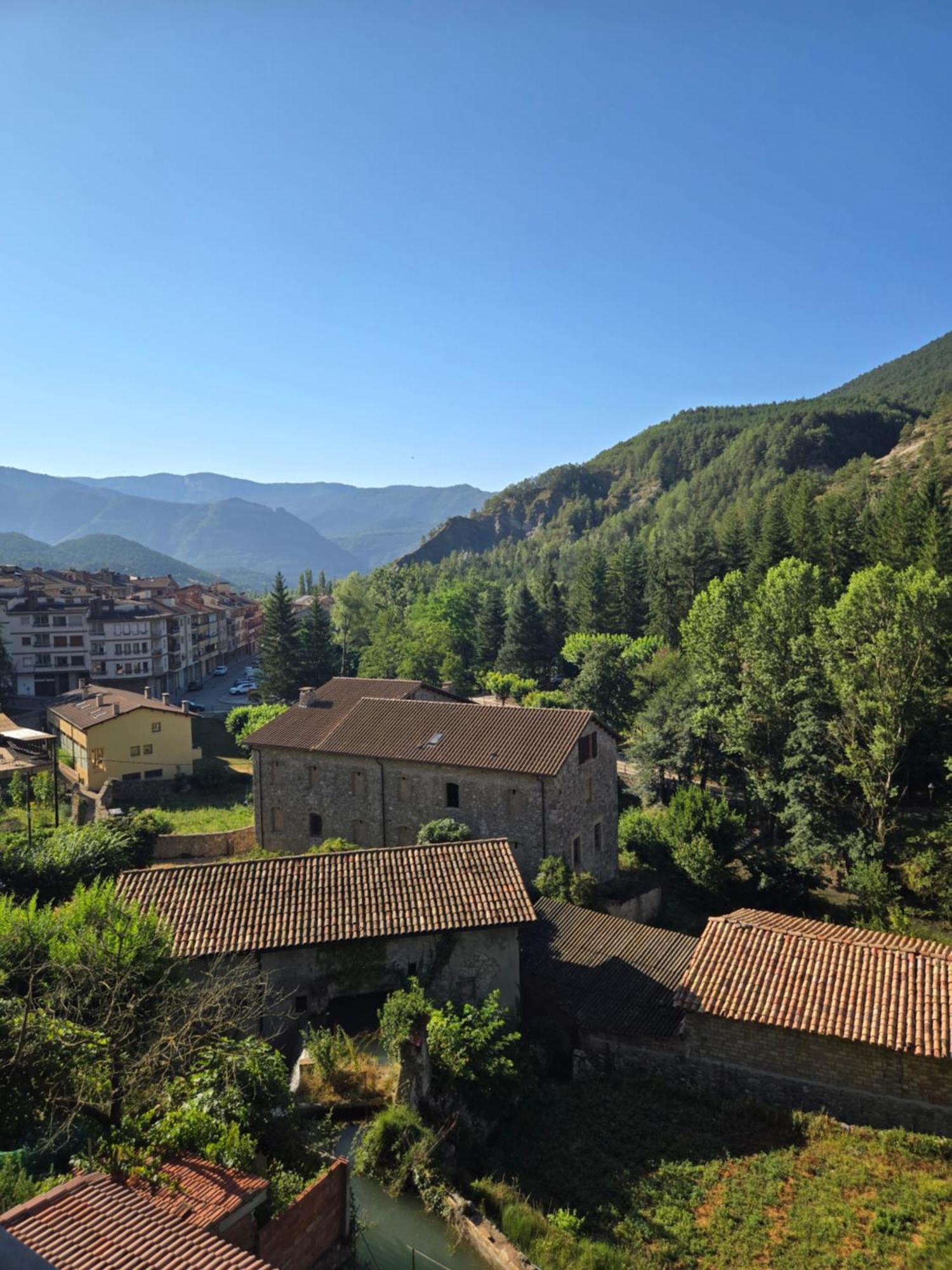 En El Corazon De Baga, Precioso Pueblo Medieval Exteriér fotografie